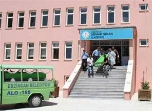 İlkokulda silah sesleri: 2 ölü