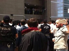 İstanbul Adliyesi'nde protesto gerginliği