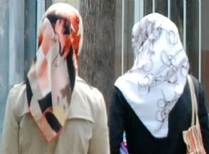 Kamuda başörtüsü yeşil yazıldı
