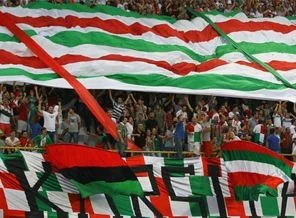 Karşıyaka taraftarından 'Gezi'ye destek sloganları