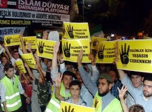 Katliamlara karşı protestolar sürüyor