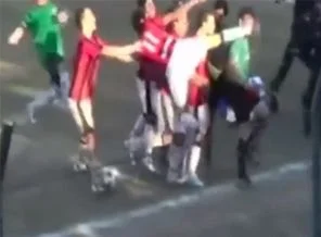 Kırmızı kart gösteren hakeme: Dömivole