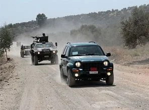 Korgeneral Uyar Suriye sınırında