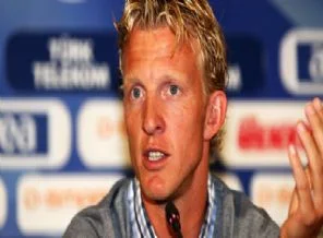 Kuyt'tan İngiliz muhabire kapak!