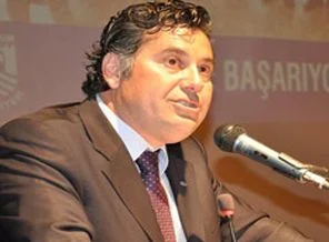 Mehmet Kocadon 3 belediye ile CHP'ye geçiyor