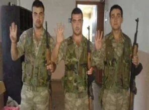 Mehmetçik'ten 'Rabia' pozu