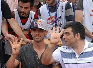 Milli Motosikletçi Kenan Sofuoğlu' ndan Rabia'ya destek