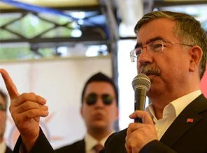 Milli Savunma Bakanı: Başbuğ'un rütbeleri sökülür