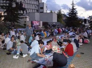 Mısır'daki demokrasi çağrısına AGD'den destek