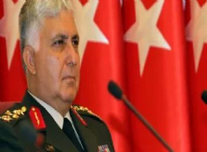 Özel bu komutanları değiştirmiyor