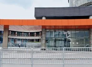 Plansız açılan AVM'ler birer birer kapanıyor