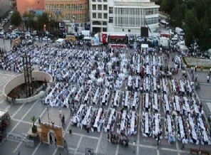 Polis, Diyarbakır halkıyla iftar etti