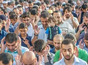 Ramazan bayramını bir gün sonra kutladılar
