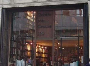 'Robinson Crusoe 389 Kitabevi' iflasa karşı direniyor