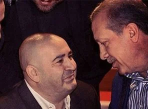 Şafak Sezer '42 Numara'daki Kumar Ailesi' ile geliyor