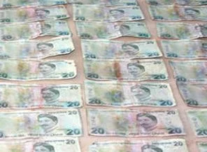 Sahte paraları Merkez Bankası'nda değiştirmek istedi