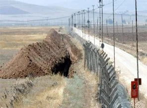 Sınıra hendekler kazılıyor