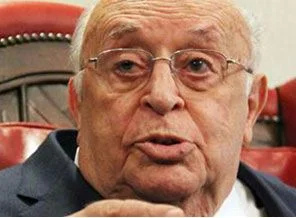 Süleyman Demirel'e 'tokalaşma' yasağı