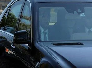 Sümeyye Erdoğan'ın elinde dikkat çeken kitap