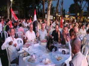 Tophane'den Adeviyye'ye kardeşlik iftarı