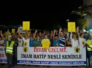 Türkiye katliamlara karşı ayakta
