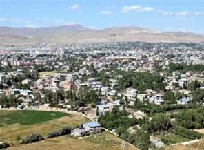 Üç yılda 30 santimetre kayan kent