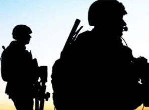 Uludere'de askerler havaya uyarı ateşi açtı