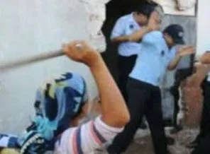 Yıkıma direnen gecekondu sakinlerine müdahale