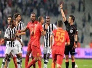 3 büyük kulübe sarı kart