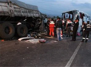 Afyon'da katliam gibi kaza