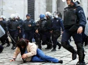 AİHM: 8 Mart dayakçısı polisleri işten atın