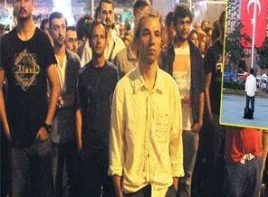 Almanlar 'Duran Adam'ı ödüllendirdi