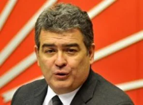 Anayasa Uzlaşma Komisyonu'nda CHP'li Batum ve Kart birbirine girdi