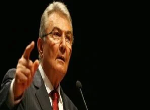 Baykal, Melih Gökçek'e köpek dedi