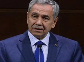 Bülent Arınç'tan Kelime Oyunu cevabı