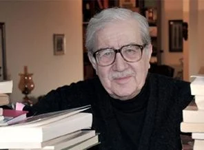 'Çılgın Türk' Turgut Özakman toprağa verildi