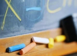 'Çocuklarınızı 72 aydan önce ilkokula göndermeyin!'