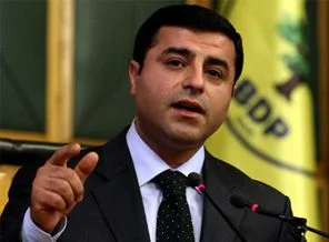 Demirtaş: Mezarları kıranın kafasını kırarız