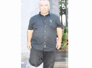 Doktordan ilginç tek ayak eylemi