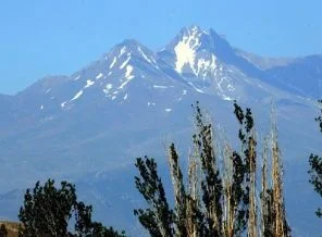 Erciyes'in karı bile eridi