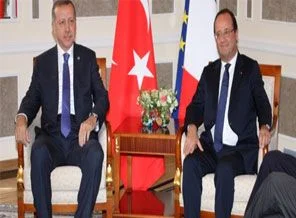 Erdoğan ile Hollande: Karşılıksız bırakılmamalı