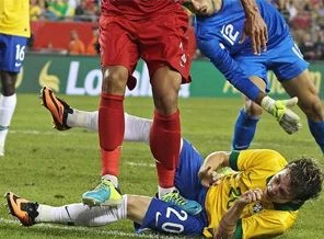 'Futbolu bırak boksör ol'