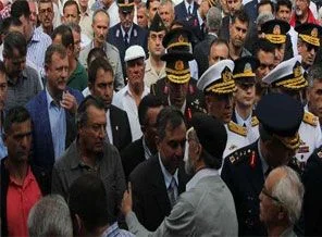 General'in oğlu son yolculuğuna uğurlandı