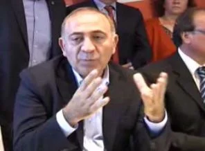 Gürsel Tekin'e Sarıgül'ü sormayın