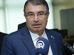 İdris Naim Şahin siyasete geri dönüyor