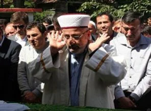 İmam babanın 'zor görevi'