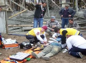 İnşaat çöktü, çok sayıda yaralı var