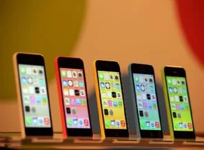 iPhone 5S ve iPhone 5C tanıtıldı