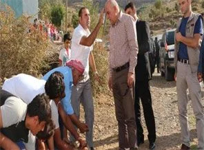 Köylüler ilk defa bir vali görünce...