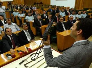 Meclis polisine suikast önleme eğitimi